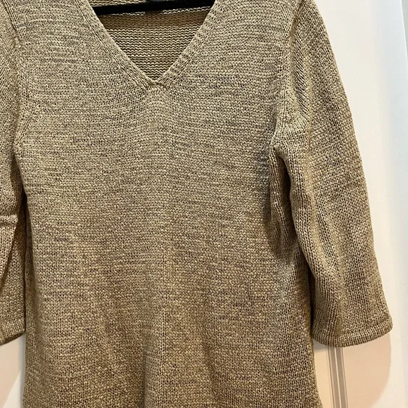 AUGUST SILK Tan V-neck sweater pullover 3/4 Sleeves Armpit To Armpit 22” XL - Picture 4 of 6